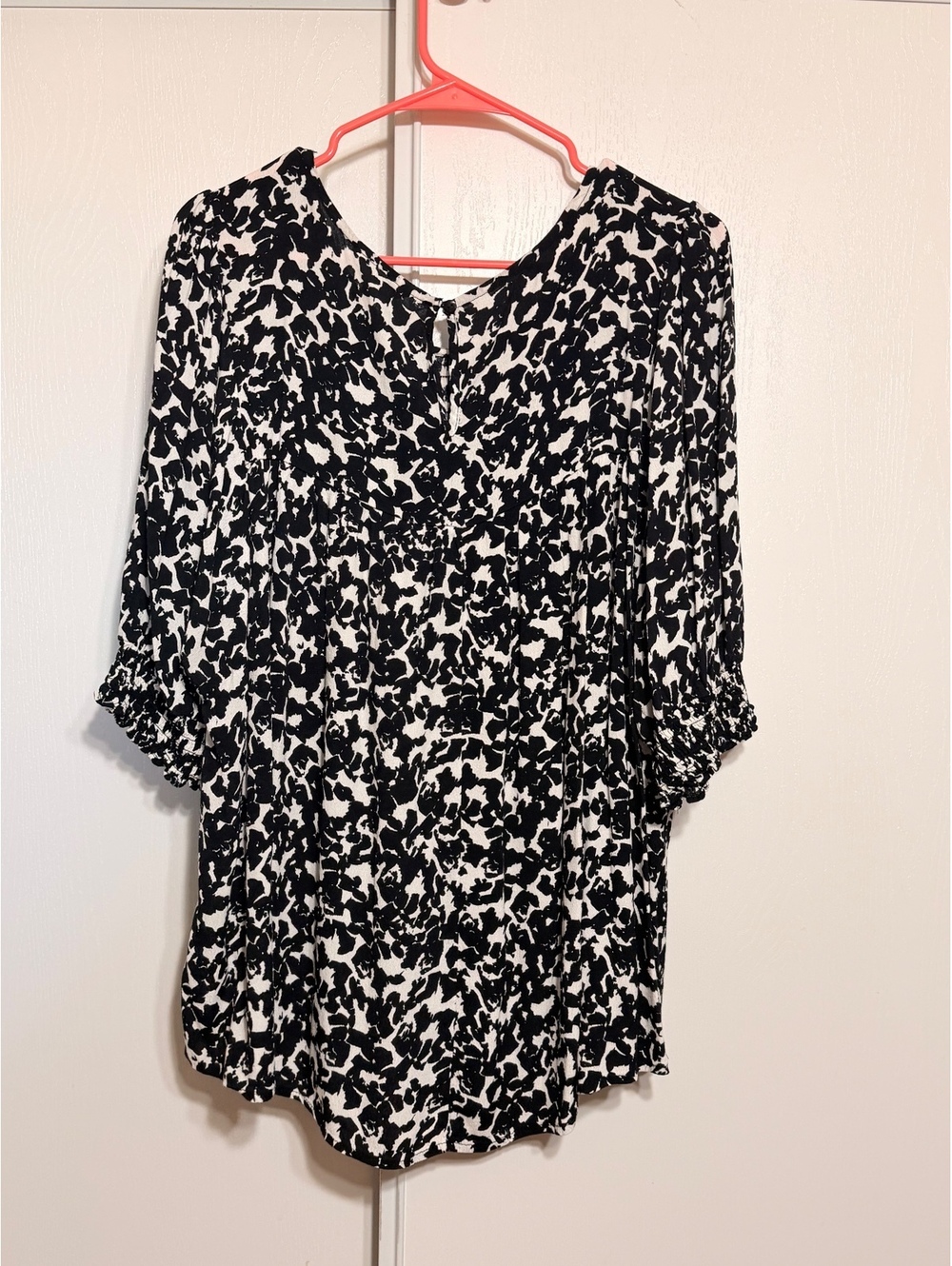 Terra Sky Women's 3X Black and White Patterned Rayon Blouse - Picture 2 of 7